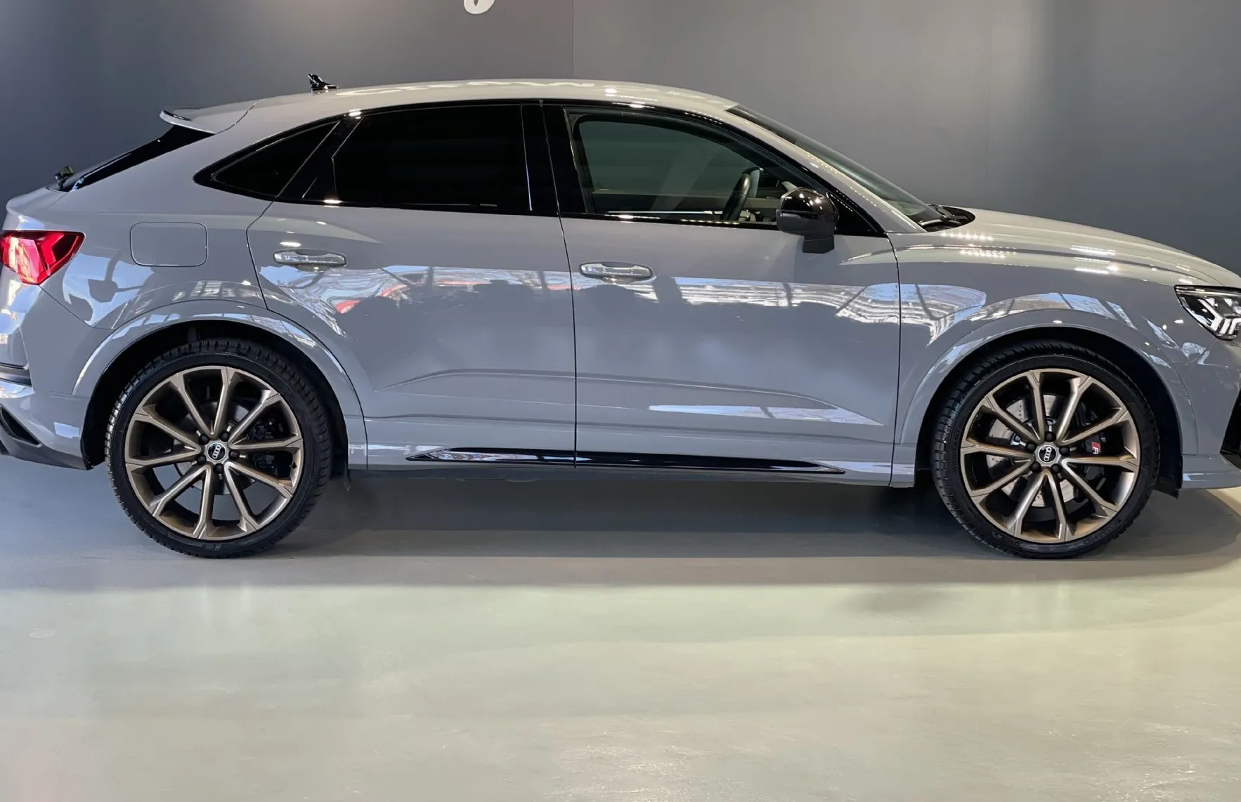 Zunanja slika - Audi RS Q3 Sportback - RSQ3-SPORTBACK-1.LAST-VIRTUAL-MATRIX-NAVI-GRETJE - 4