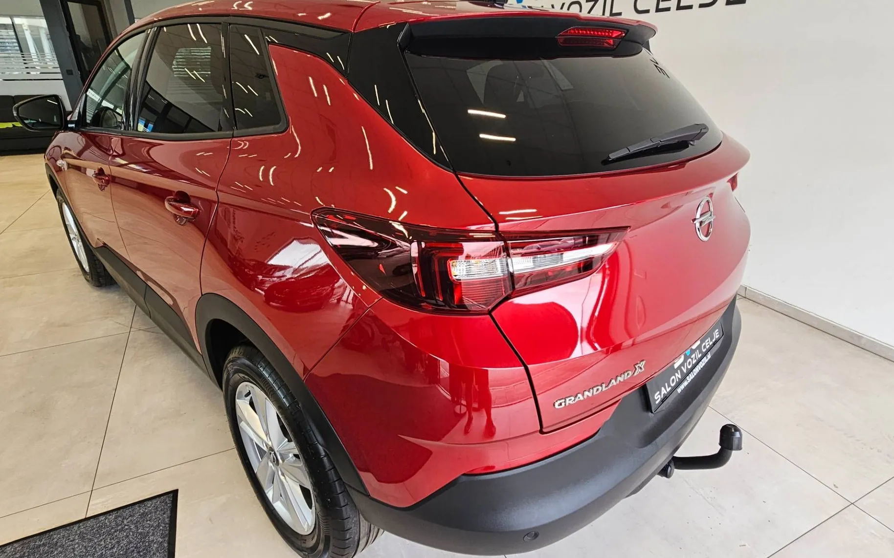 Zunanja slika - Opel Grandland X - 1.2-JAMSTVO-OPRAVLJEN VELIK SERVIS-OBROK ŽE 143€ - 7