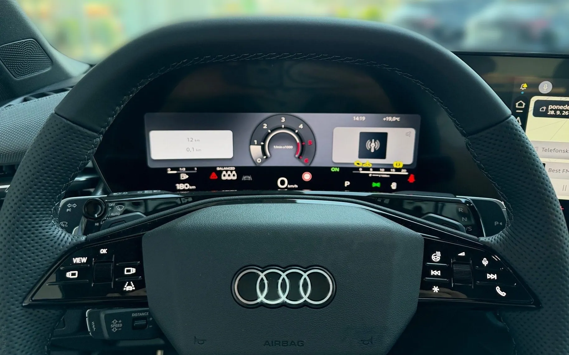 Notranja slika - Audi Q3 - TDI S tronic - 8