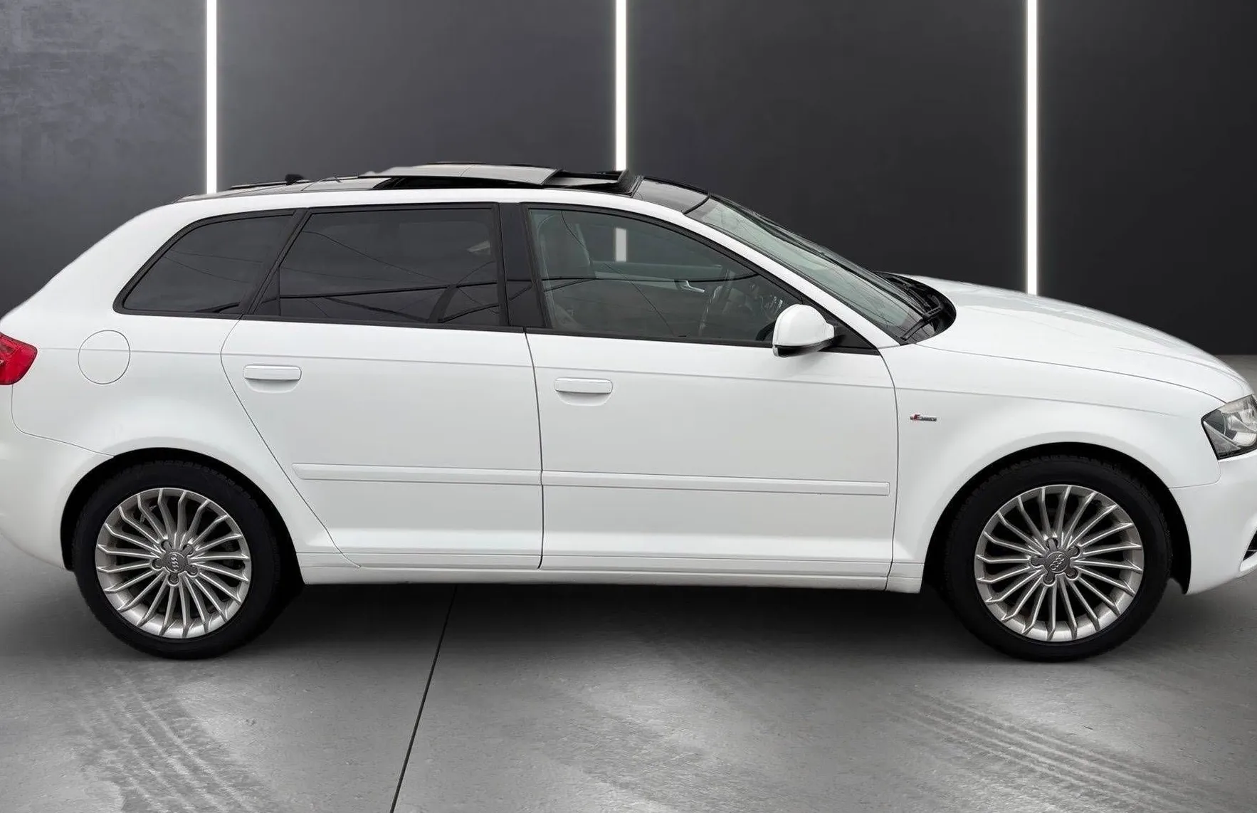 Zunanja slika - Audi A3 - 2.0 TDI AUT XENON AUT PANO PDC TEM USNJE TOP... - 8