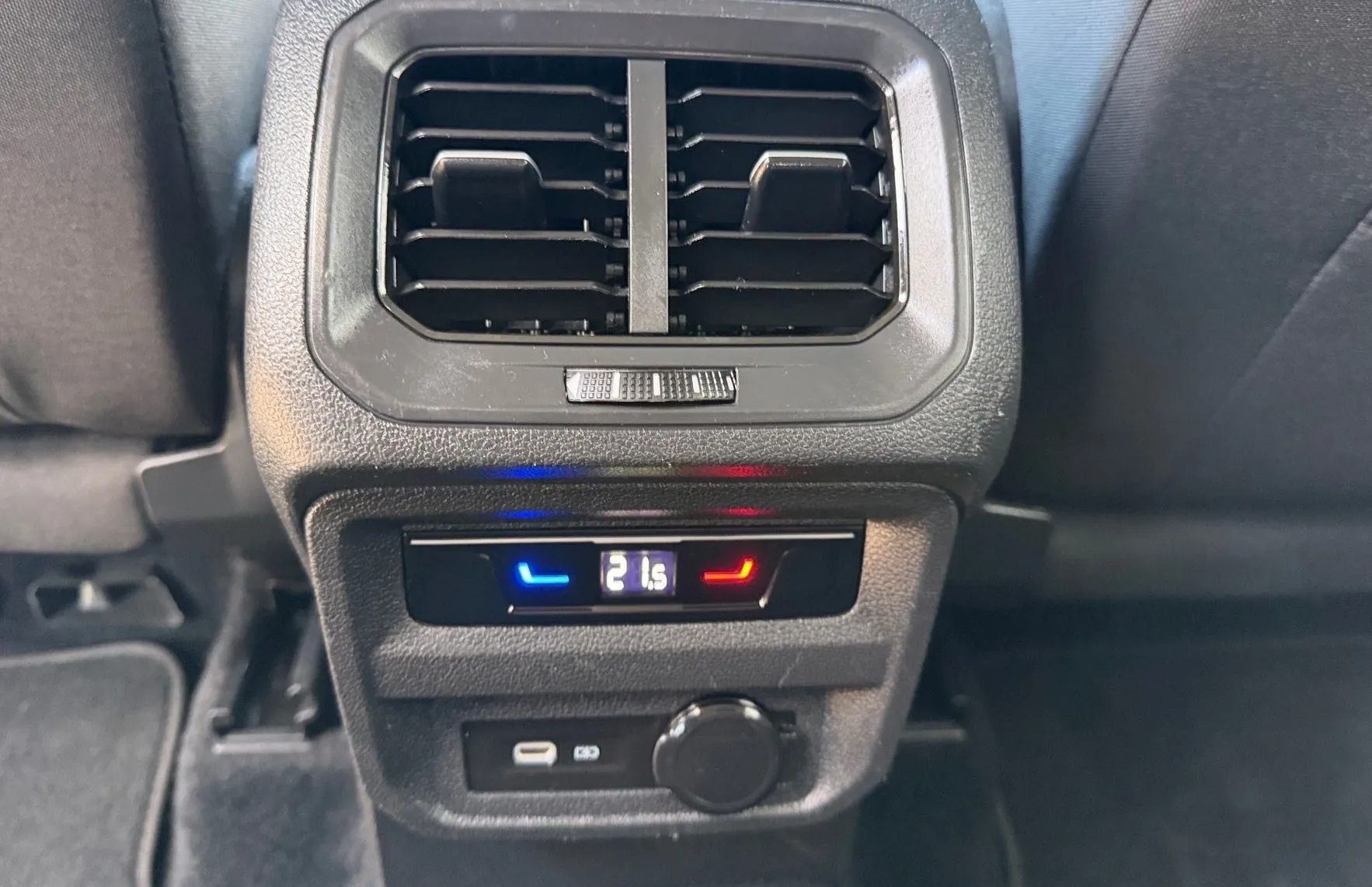 Zunanja slika - VW Tiguan Allspace - 2.0 TDI DSG 4M 110kW Life-ACC-Vlečna kljuka-LED - 15