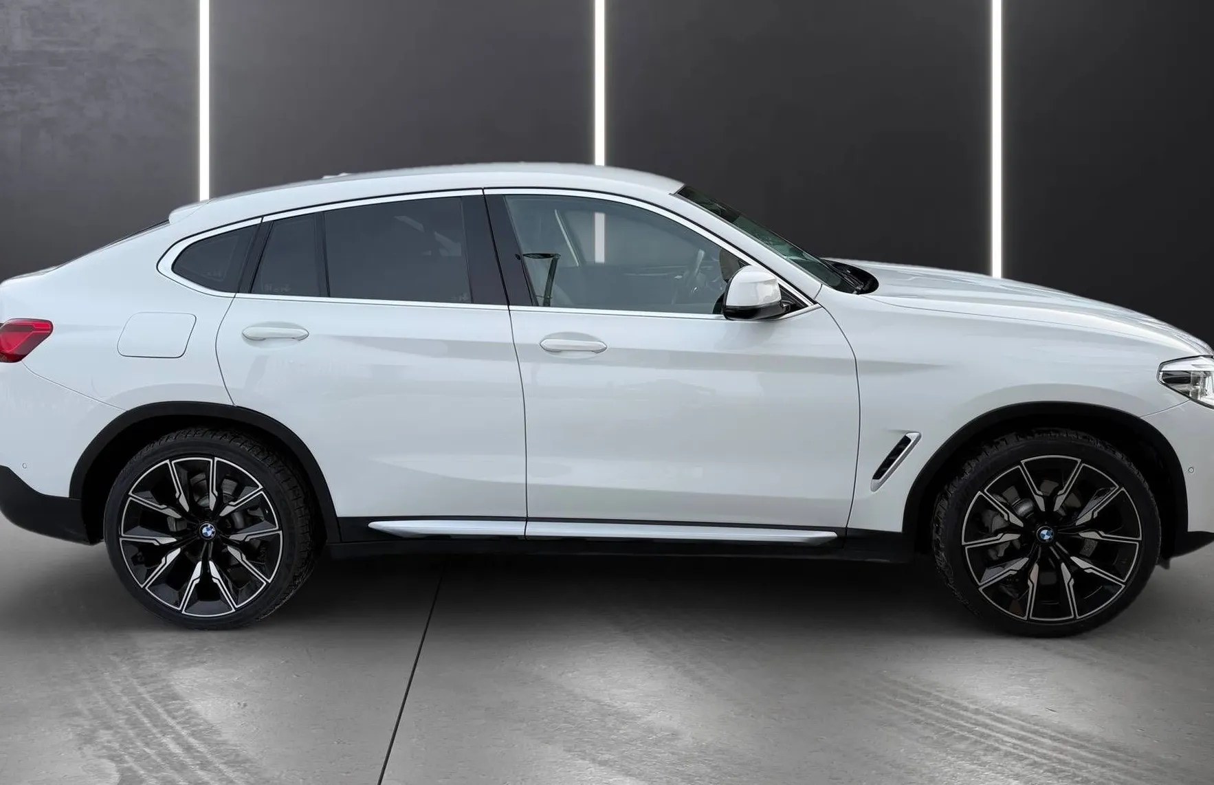 Zunanja slika - BMW X4 - serija : xDrive30d X LINE ADAPTIVE LED KAMERA NAVI PDC ... - 8