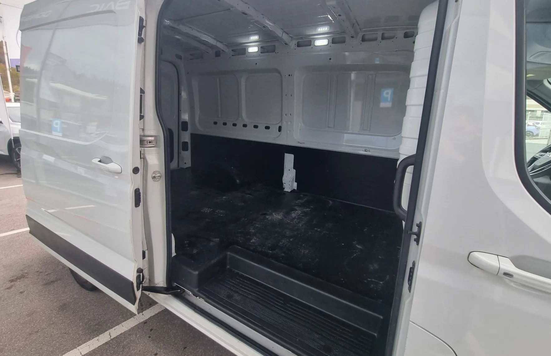 Zunanja slika - MAXUS Deliver 9 - 2.0 TDCI - 10