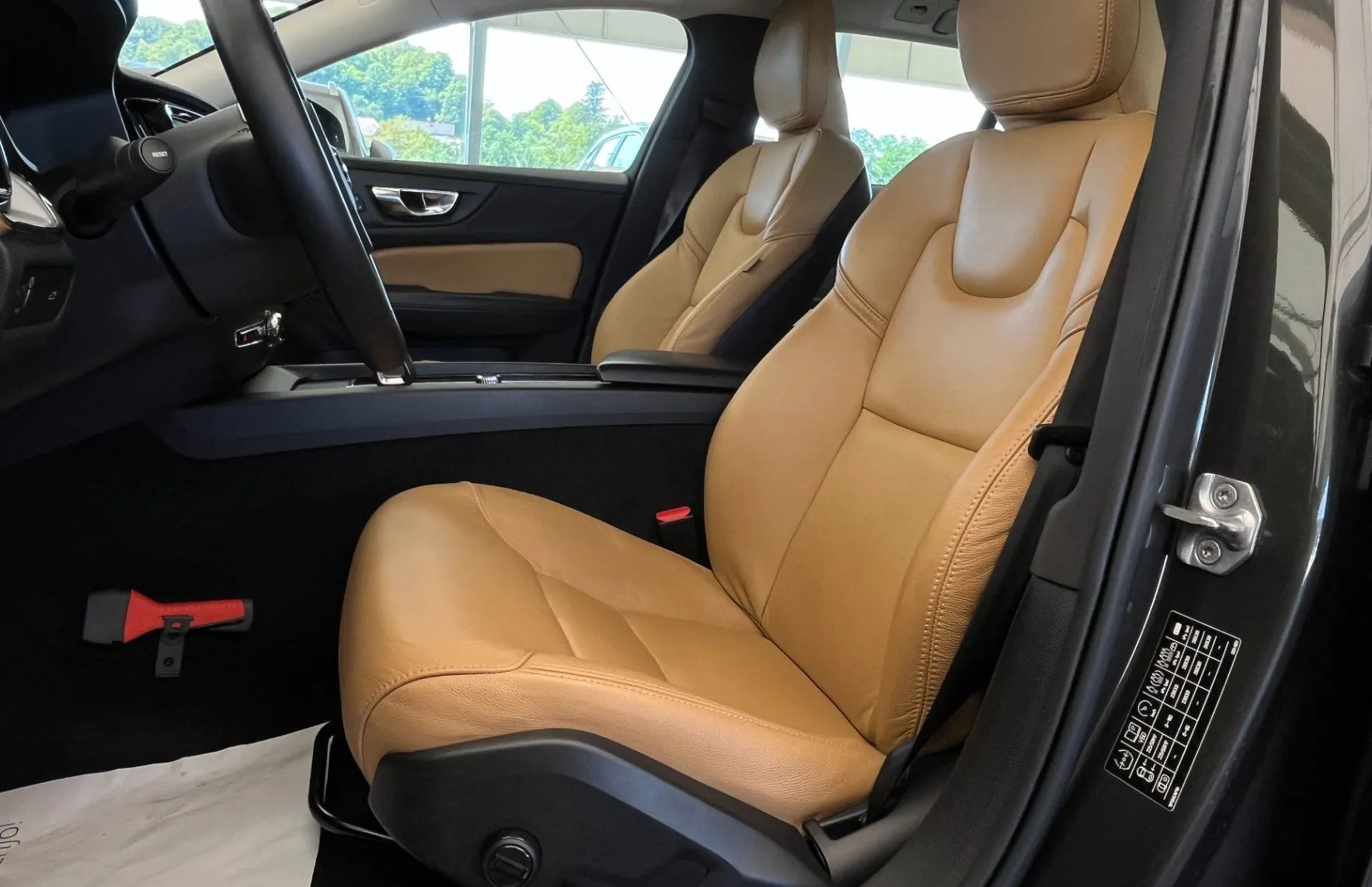 Zunanja slika - Volvo V60 - B3P Momentum Pro - 9