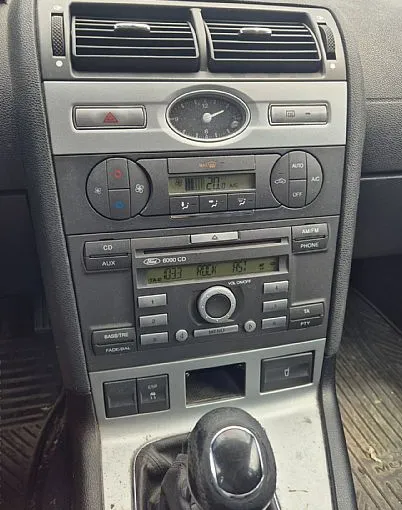 Zunanja slika - Ford Mondeo - 2.0 TDCi + 96kw + 6prestav + ZADNJA CENA - 11