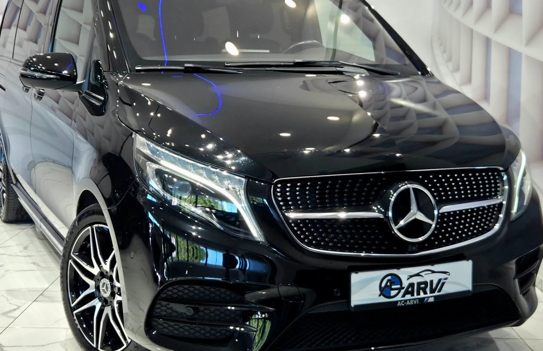 Zunanja slika - Mercedes-Benz V-Razred - V 300 d Avt-KAM360-BURMESTER-2X DRSNA-LED - 1
