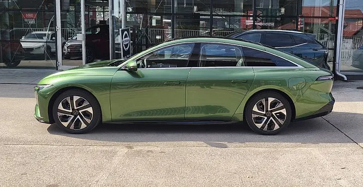 Zunanja slika - Forthing S7 - ZALOGA - 4