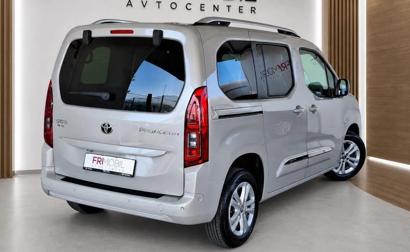 Zunanja slika - Toyota Proace - City Verso L1 1.5 D4-D Venture •Slovensko vozilo• - 3