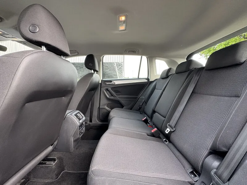 Zunanja slika - Volkswagen Tiguan - 2.0 TDI BMT ComfortlineED 115KM OPR. VELIKI SERVIS - 9