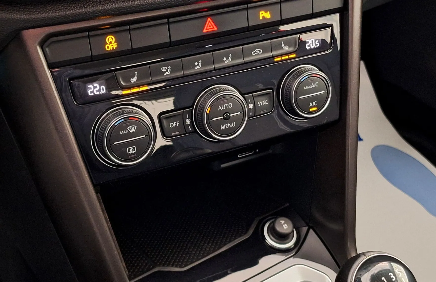 Zunanja slika - Volkswagen T-Roc - 1.6 TDI Comfortline•SLO•GRETJE SEDEŽEV•KAMERA•PDC• - 14