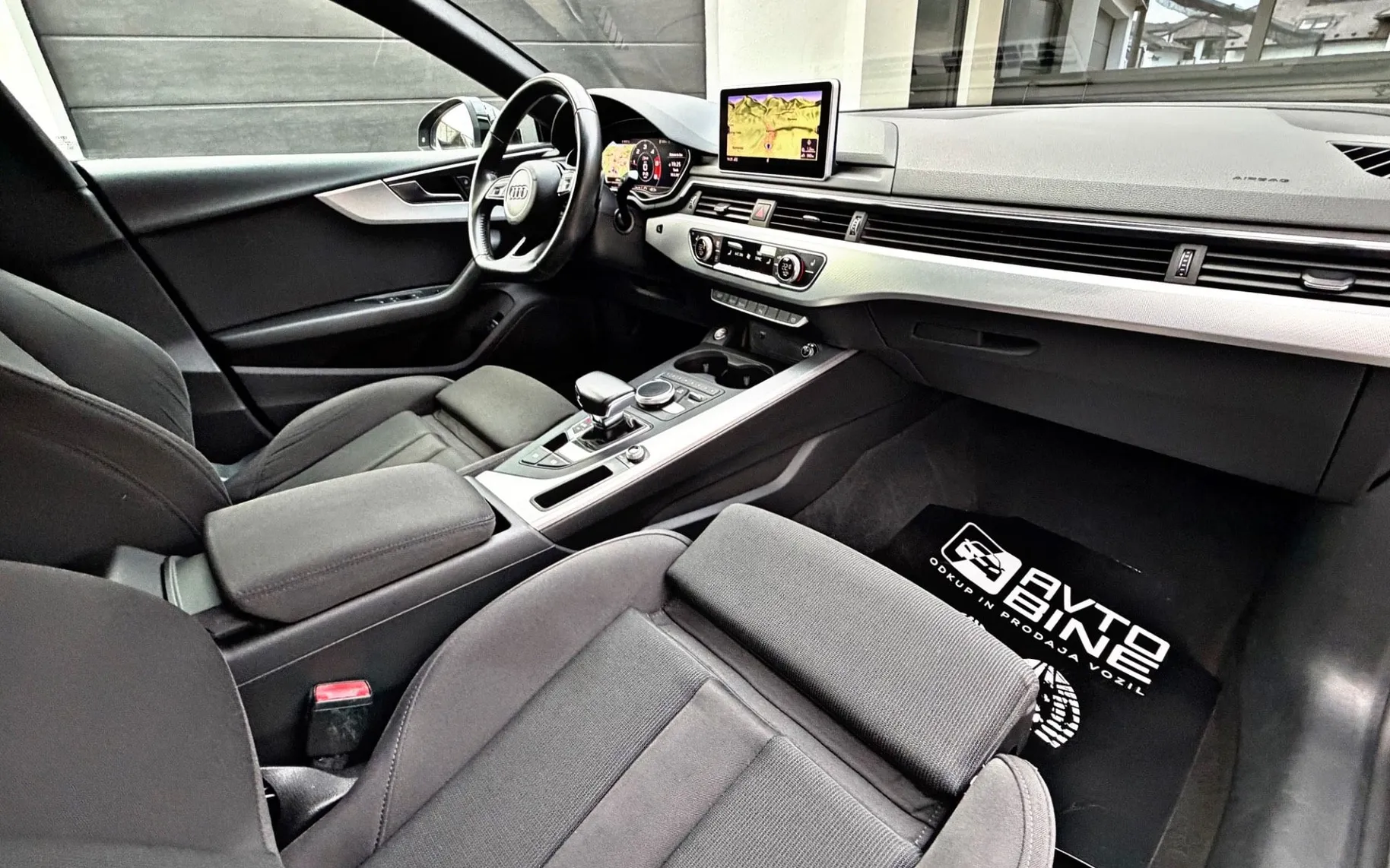 Notranja slika - Audi A5 Sportback - 2.0 TDI S TRONIC•140KW•S LINE•VIRTUAL•MATRIX•ACC•. - 9