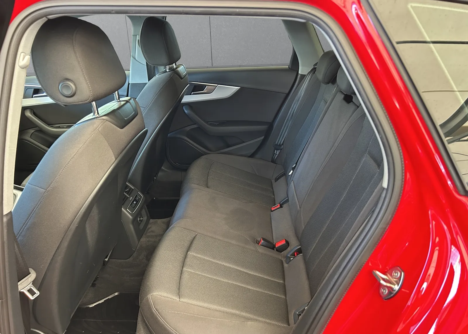 Zunanja slika - Audi A4 - Avant 2.0 TDI Quattro S tronic - 9