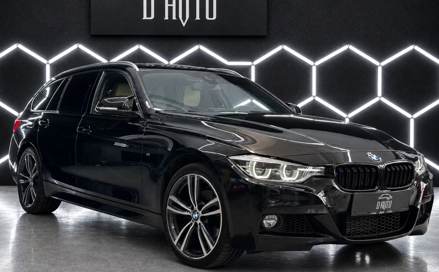 Zunanja slika - BMW serija 3 Touring: - serija 3  320d xDrive M Sport KAMERA+HUD+KEYLESS - 3