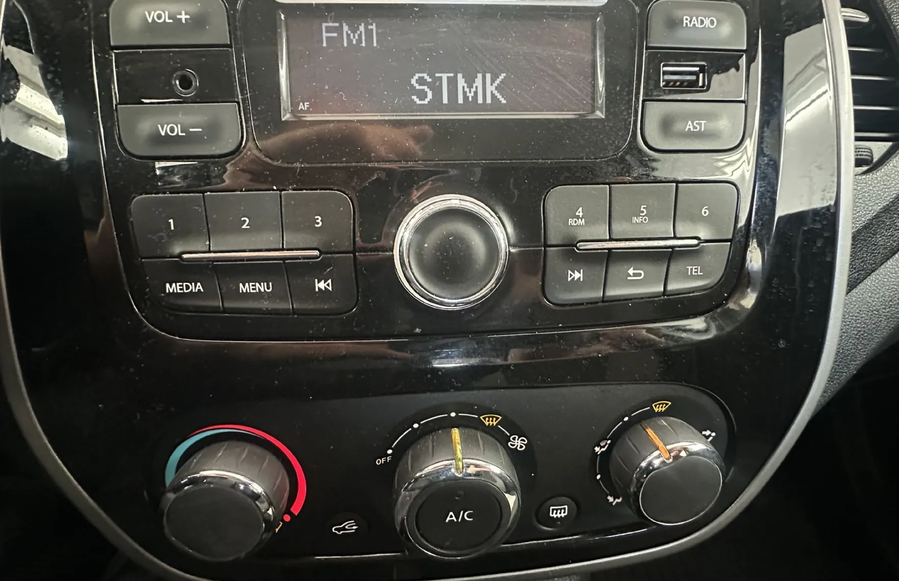 Zunanja slika - Renault Captur - dCi 90 Energy Expression.DIZEL.66 KW.125.000 KM - 8