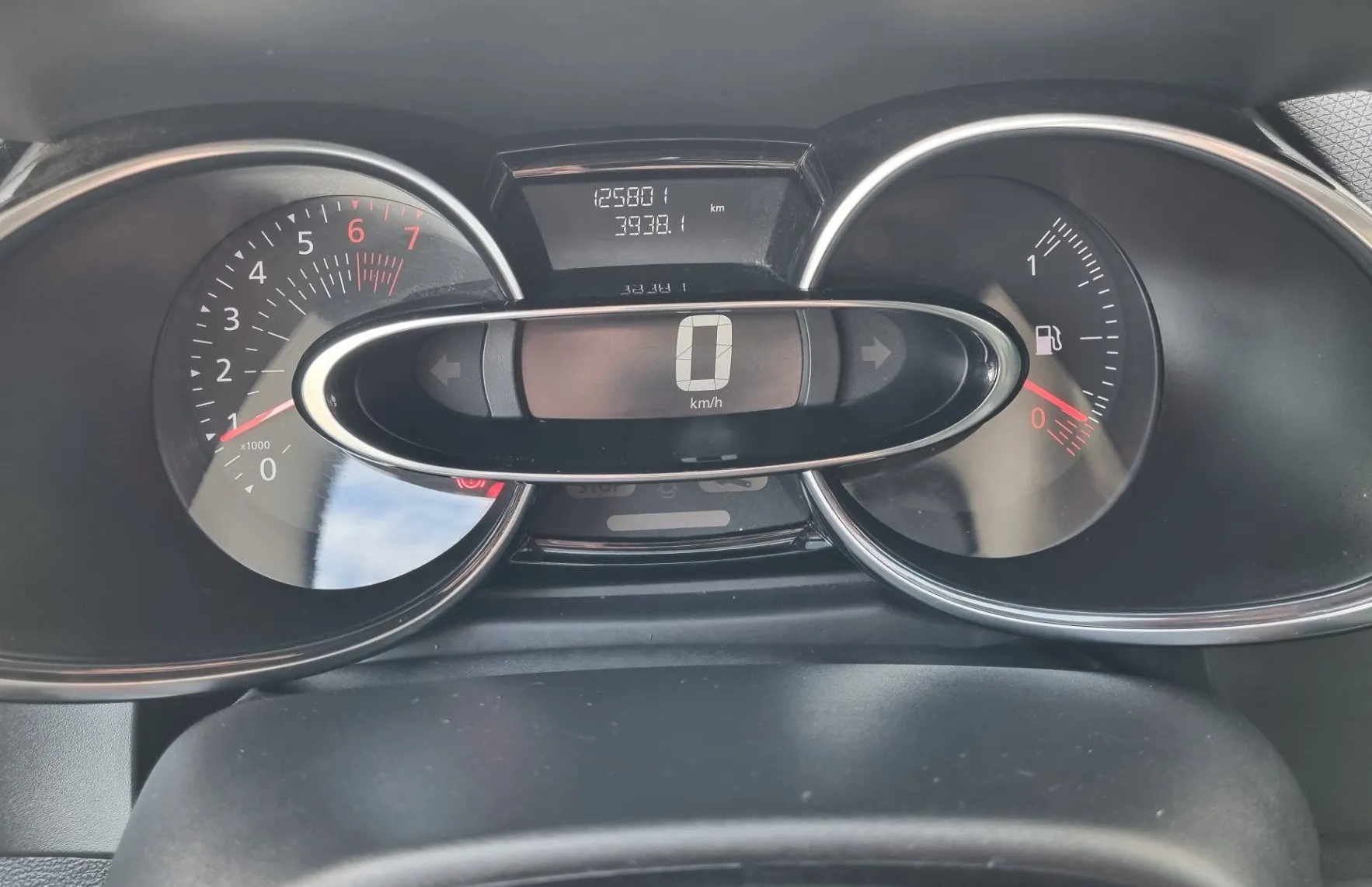 Zunanja slika - Renault Clio - Grandtour 0.9 TCe - SLOVENSKO POREKLO - 2. LASTNIK - 14