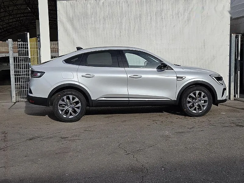 Zunanja slika - Renault Mégane - Techo E-Tech HEV 145 + Paket Easy park Premium - 4