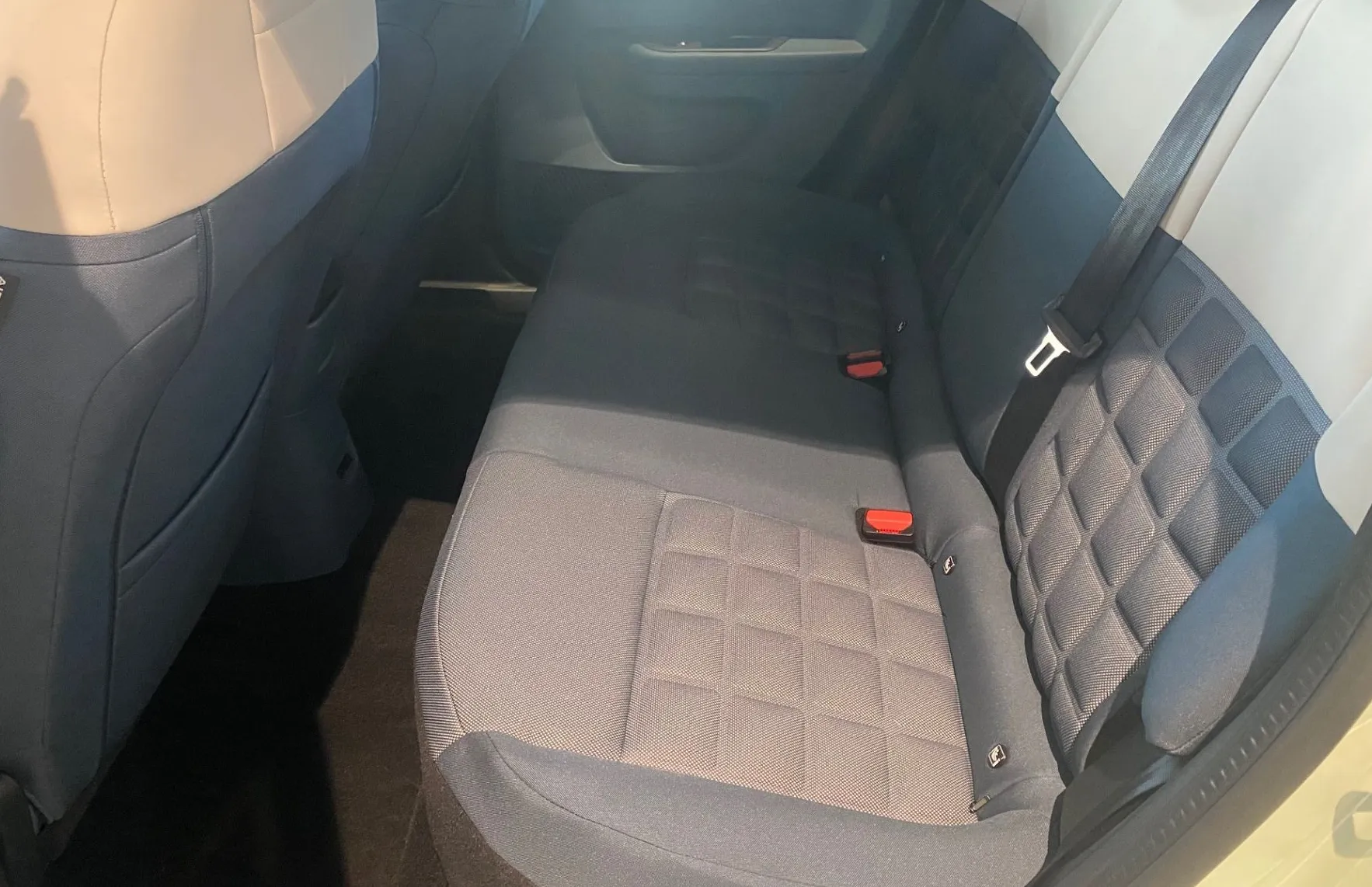 Zunanja slika - Fiat Grande Panda - 1.2 E-DCT6 110 LaPrima - 5