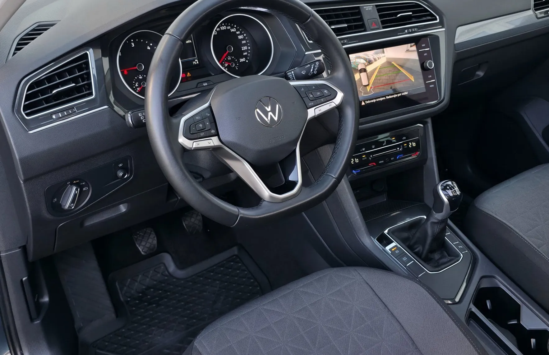 Zunanja slika - Volkswagen Tiguan - 2.0TDI Life LED•ACC•HEAD•PANOR•KAMERA•KLJUKA•18C• - 5