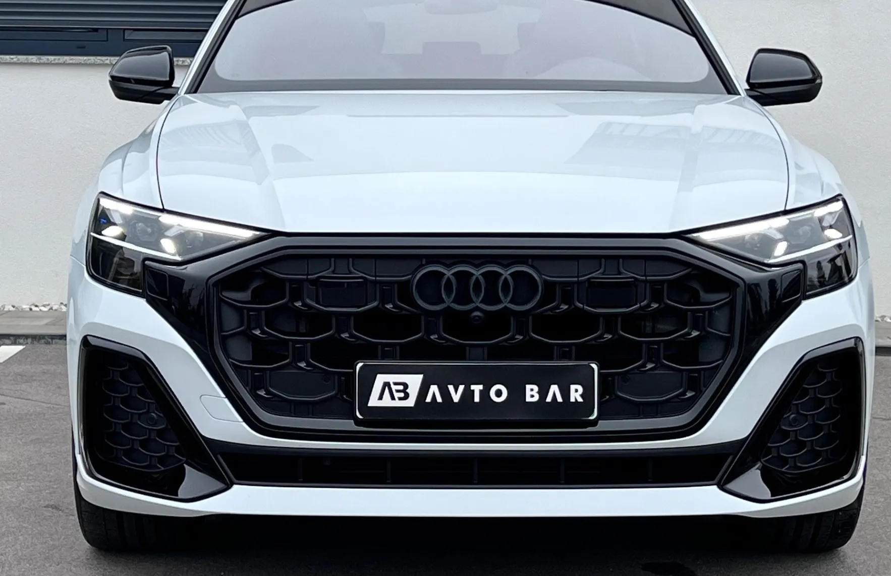 Zunanja slika - Audi Q8 - 50 TDI+1.LAST+SLO+Q+S-LINE+210kW+MATRIX+PANORAMA - 2