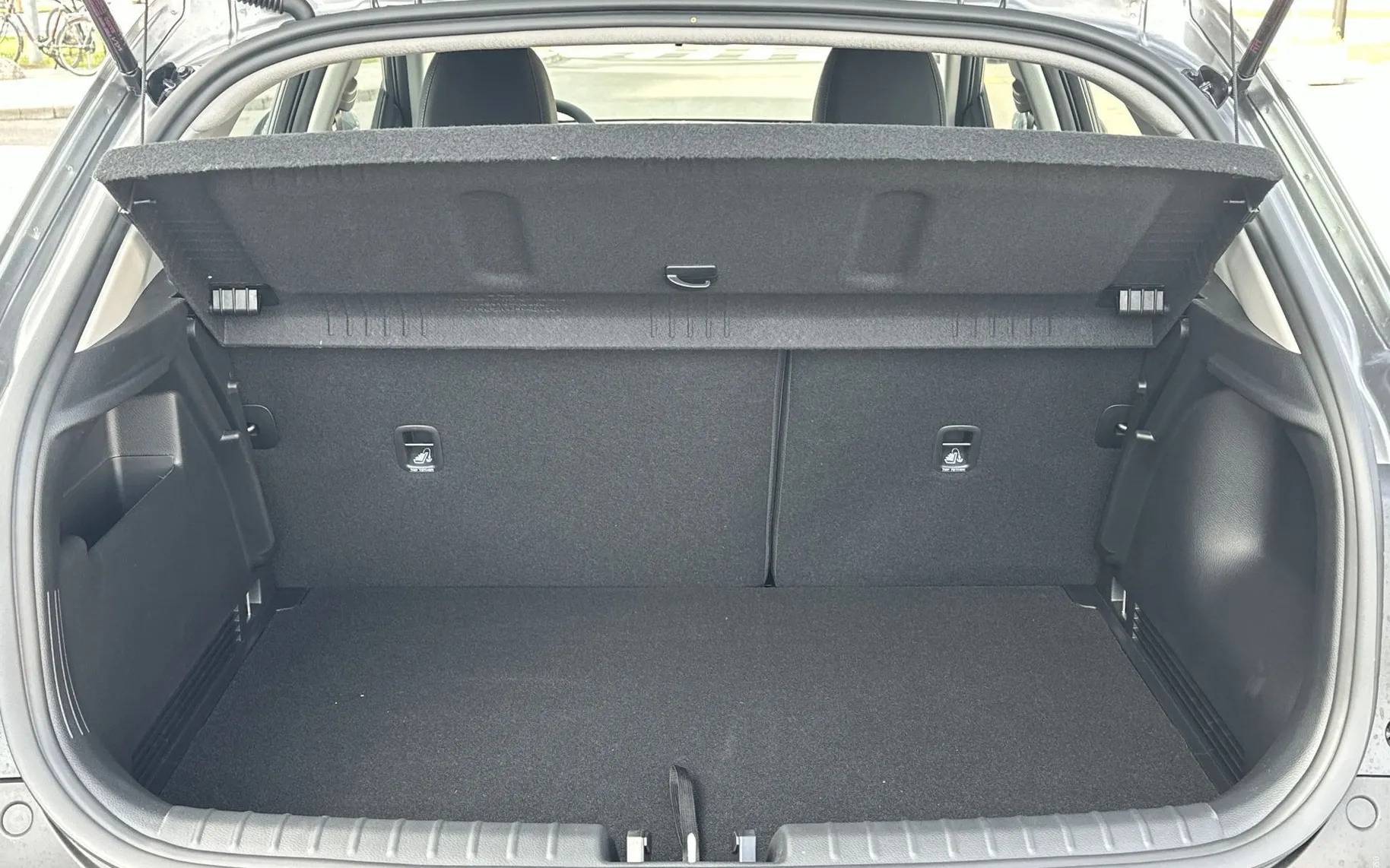 Notranja slika - KIA Stonic - 1.0 T-GDi LX Life DCT... - 14