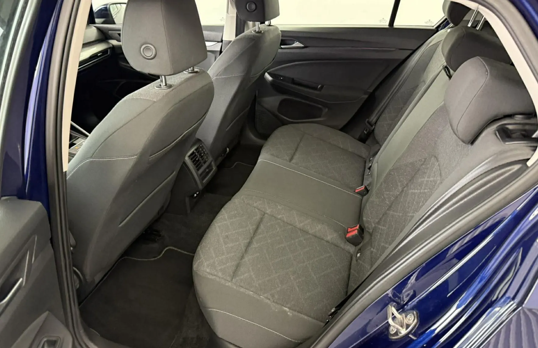 Zunanja slika - Volkswagen Golf - 1.5 TSI Life 96.KAMERA.NAVI.ACC.LED.SAMO 53.000 KM - 10