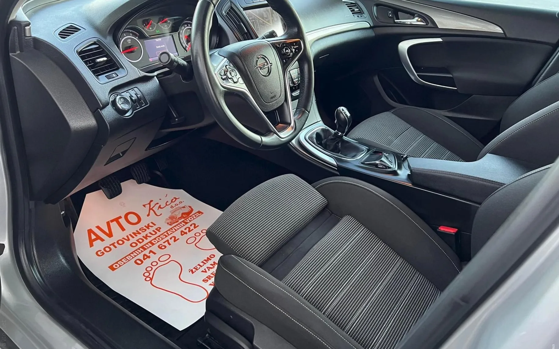 Notranja slika - Opel Insignia - 2.0 CDTI-XENON-SPORT-NAVI-PD0-GRETJE SED-ODLIČEN - 8