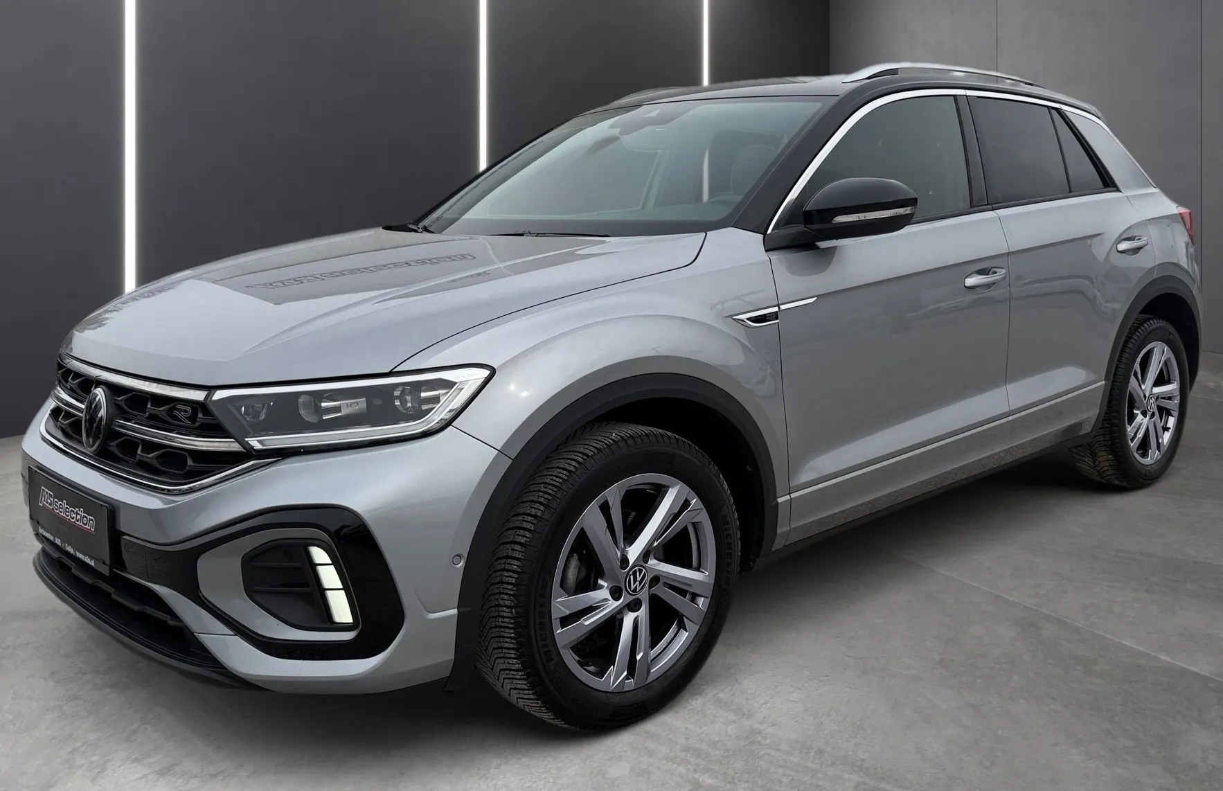 Zunanja slika - VW T-Roc - 1.0 TSI R-Line 85 KW-IQ Light-ACC-PDC-Vzvr.kamera - 1