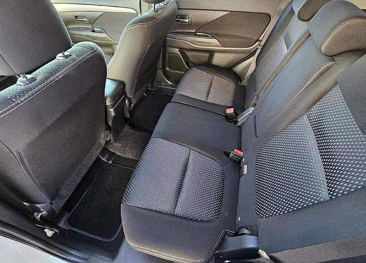 Zunanja slika - Mitsubishi Outlander - 2.2 DI-D 4WD INTENSE+AVT-.KLJUKA- LED-NAVI-PERLA B - 3