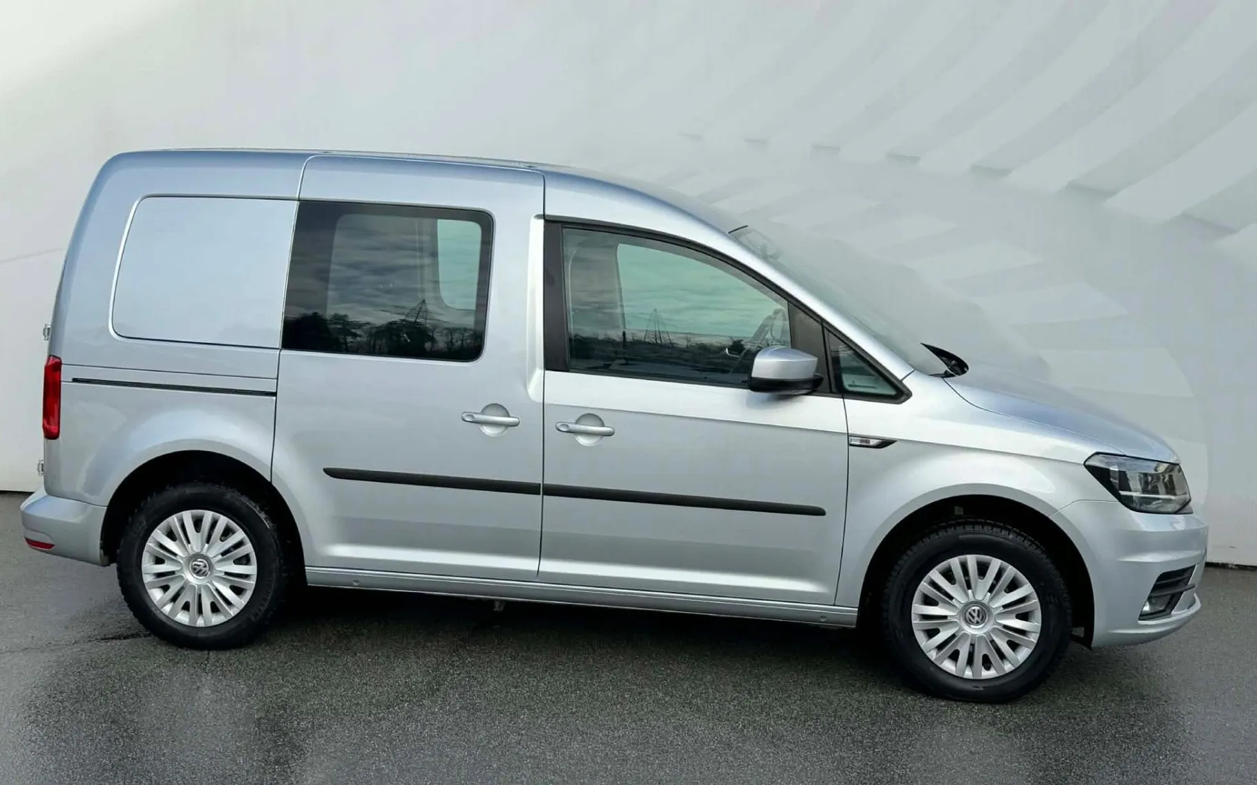 Zunanja slika - VW Caddy - 2.0 TDI-2X DRSNA VRATA-1 LASTNIK-LIZING ZA TUJCE-. - 4