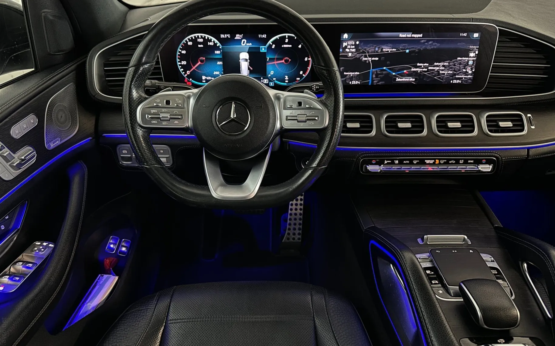 Notranja slika - Mercedes-Benz GLS-Razred - 400d|4M|AMG|Pano|Zračno|ACC|Hlaj|Burm|360K|Kljuka. - 9