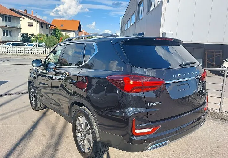 Zunanja slika - SsangYong Rexton - 2.2 XDi LIMITED 4WD A T - 7