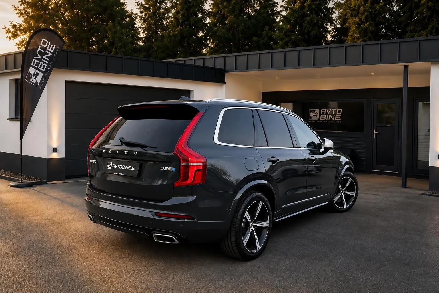 Notranja slika - Volvo XC90 - D5 AWD R-DESIGN•ZRAČNO•KLJUKA•LED•VIRTUAL•NAVI•360 - 8