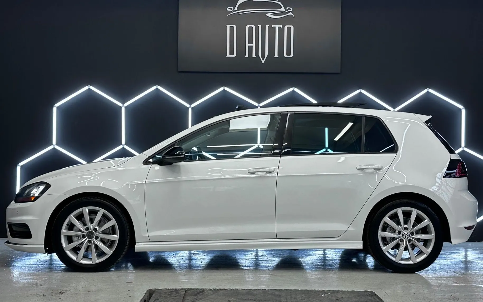 Zunanja slika - VW Golf - 2.0 TDI R LINE+PANORAMA+LED+NAVI+GRETJE SEDEZEV... - 4