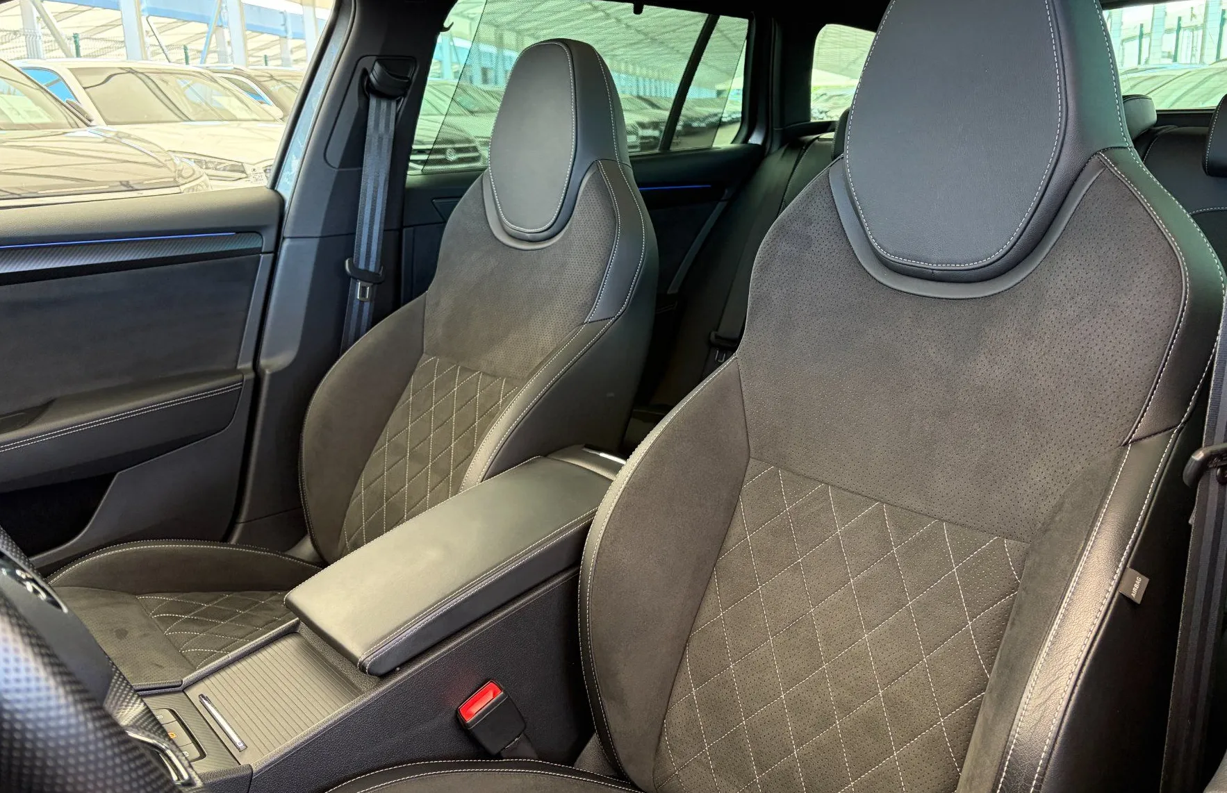 Zunanja slika - Škoda Superb - Combi 2.0 TDI Sportline DSG - PANO - MEMORY-KLJUKA - 9