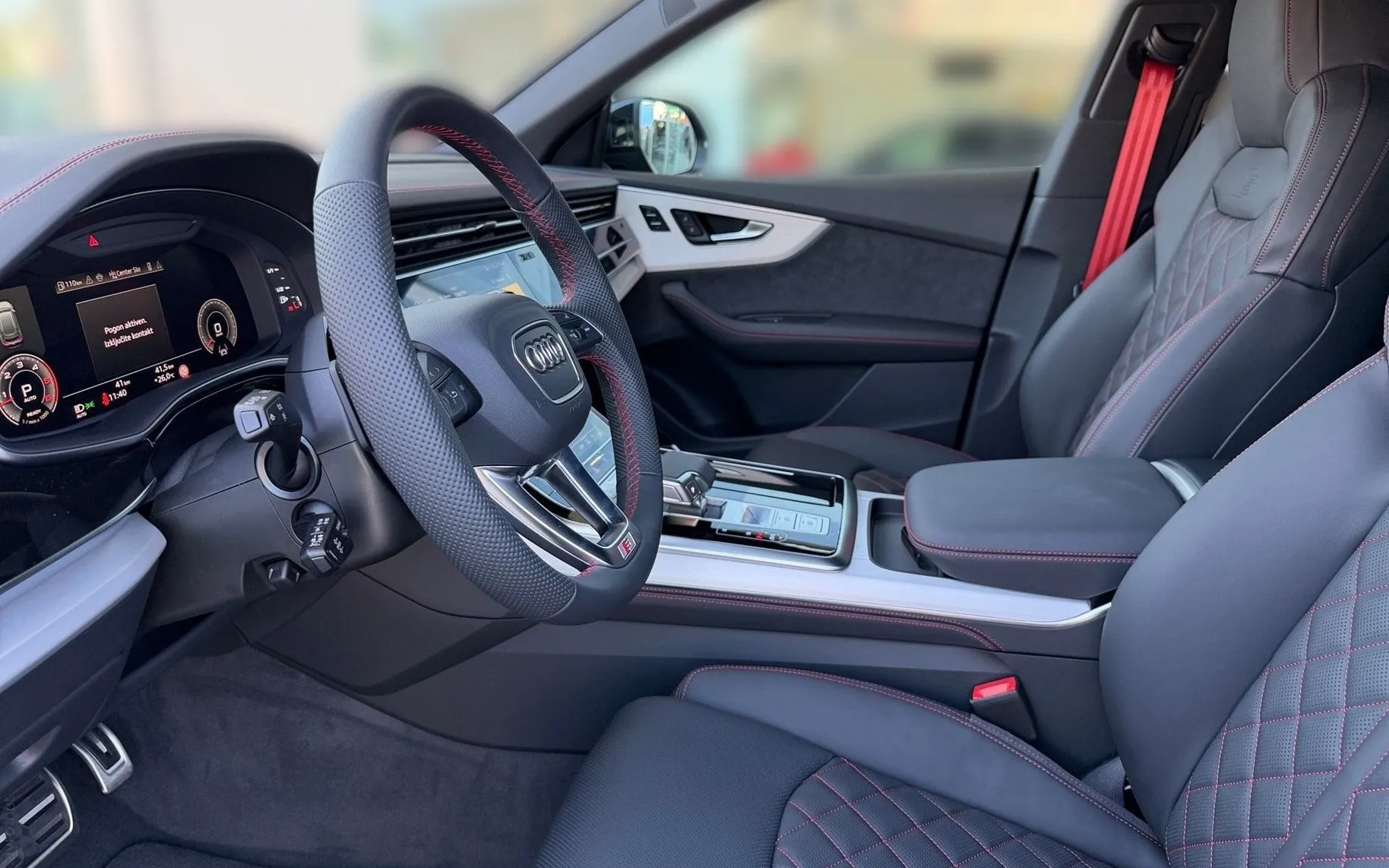 Notranja slika - Audi Q8 - quattro 50 TDI Tiptronic - 7