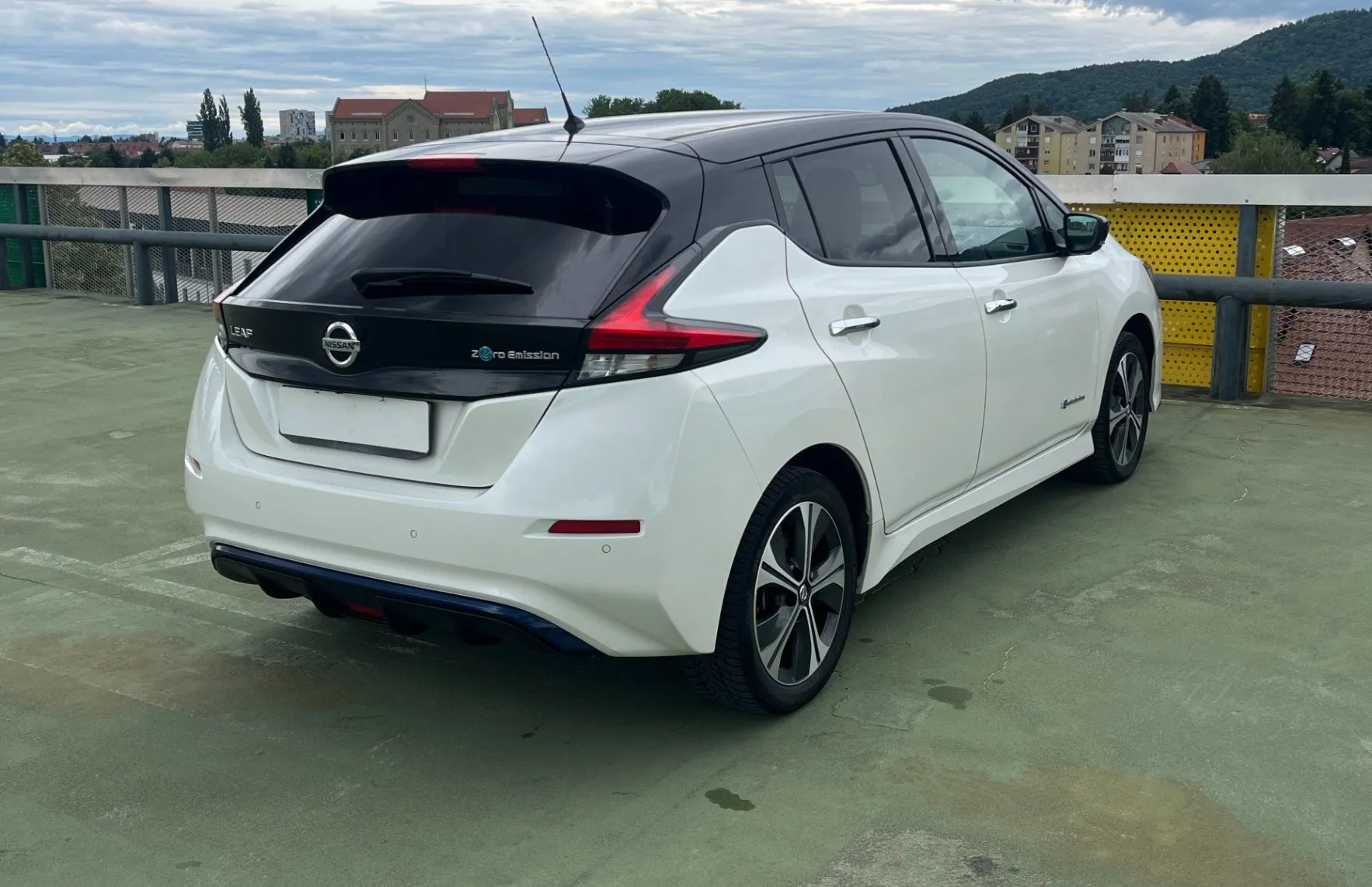 Zunanja slika - Nissan Leaf - Elektro 59 kWh Tekna 360° POGLED.TOPL. ČRP. ACC - 5
