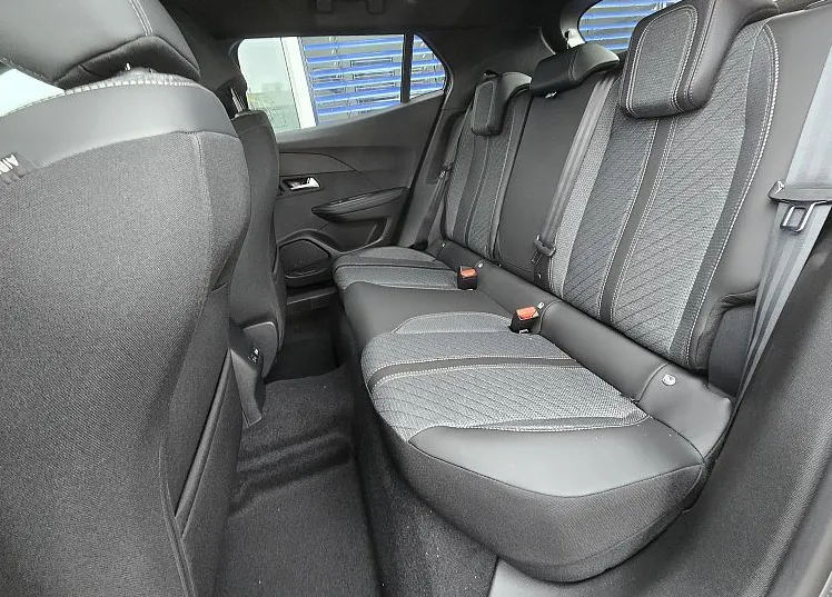 Zunanja slika - Peugeot 2008 - ALLURE PureTech 100 - 8