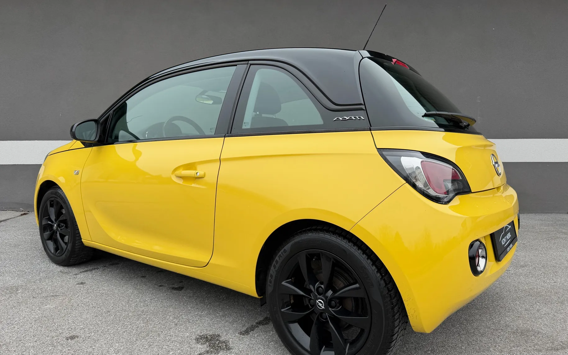 Zunanja slika - Opel Adam - 1.4 BLACK JACK • 1.LASTNICA • SLO. VOZ. • TEMPOMAT - 3