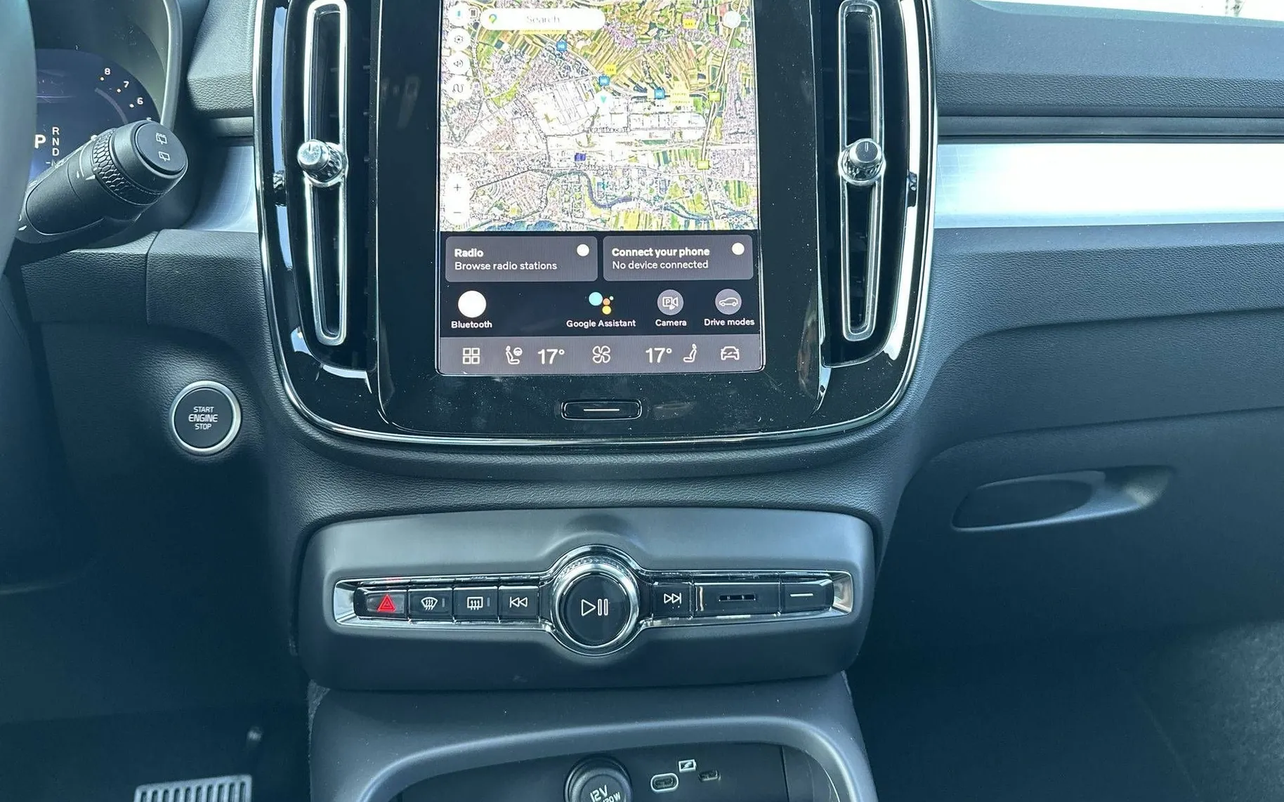 Notranja slika - Volvo XC40 - B3 P Plus Dark AT DCT - 17