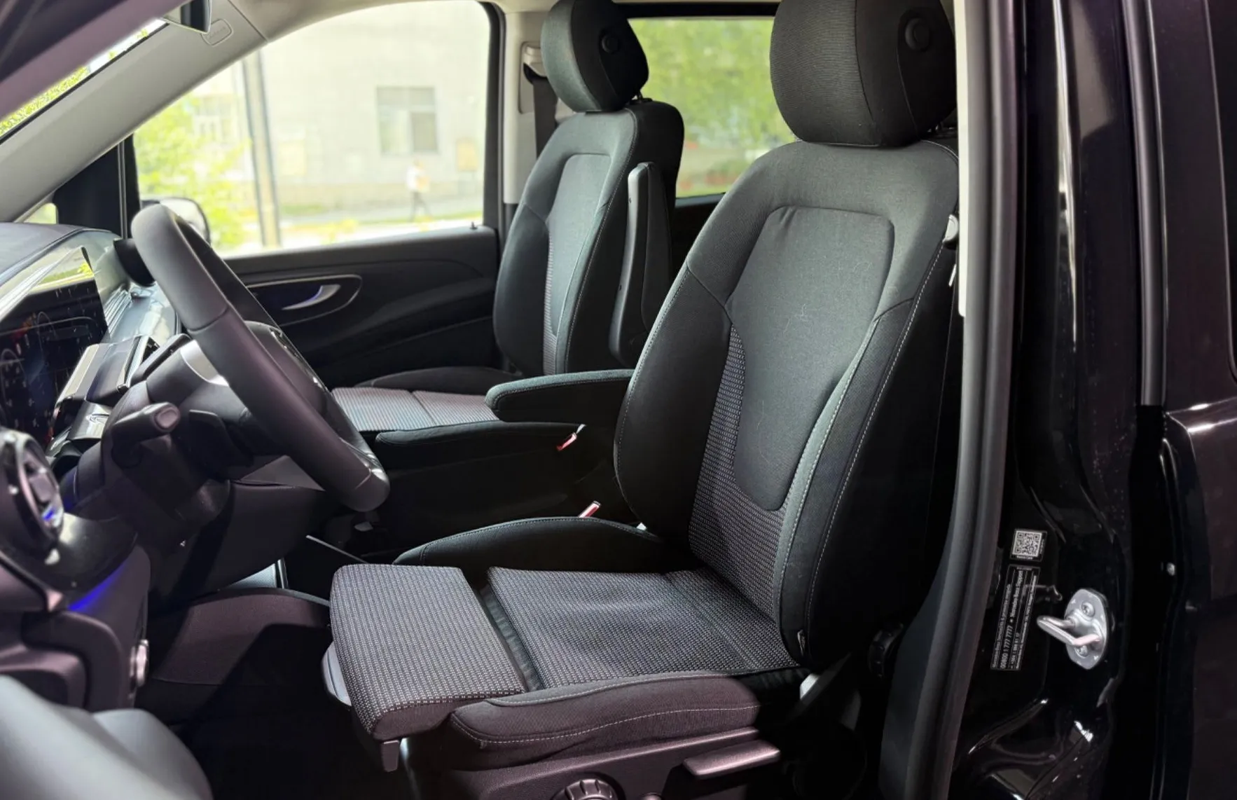 Zunanja slika - Mercedes-Benz V-Razred - 300d 4MATIC STYLE dolgi - 9