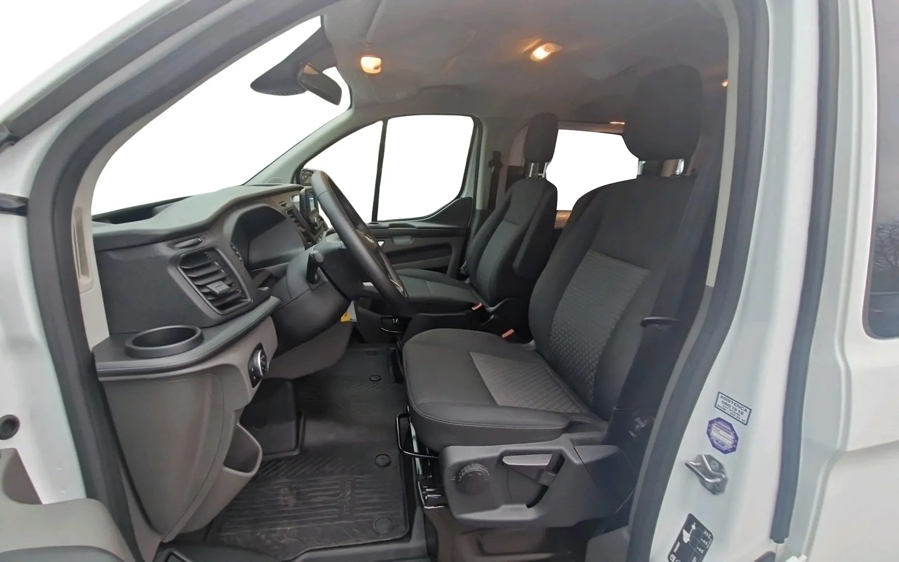 Zunanja slika - Ford Transit Custom - KOMBI TREND 2.0 TDCi 110 kW L2H1 7+1-SLO-2XKLIMA - 5