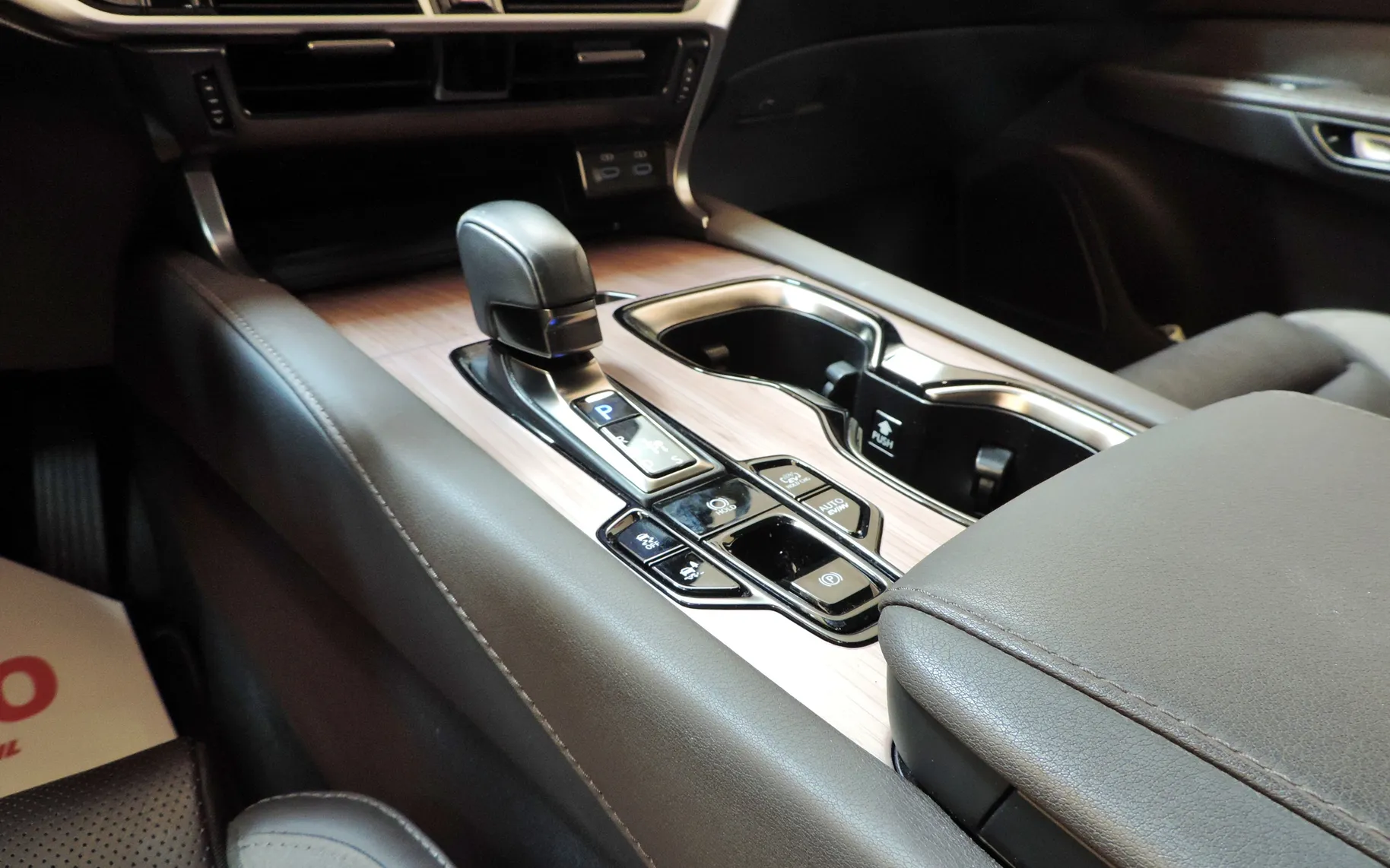 Zunanja slika - Lexus RX - Lexus  450h+ AWD PHEV Luxury. ACC-360-21 COL - 19