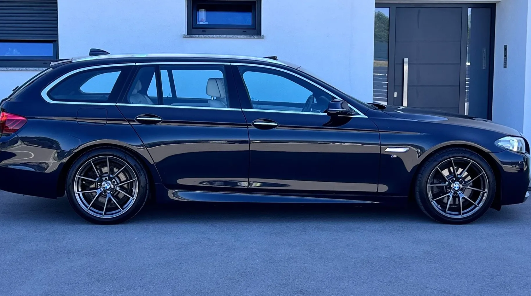 Zunanja slika - BMW serija 5 Touring: - 520d+M OPTIC+LED+19col+VIRTUAL+F1+MEMORY... - 5