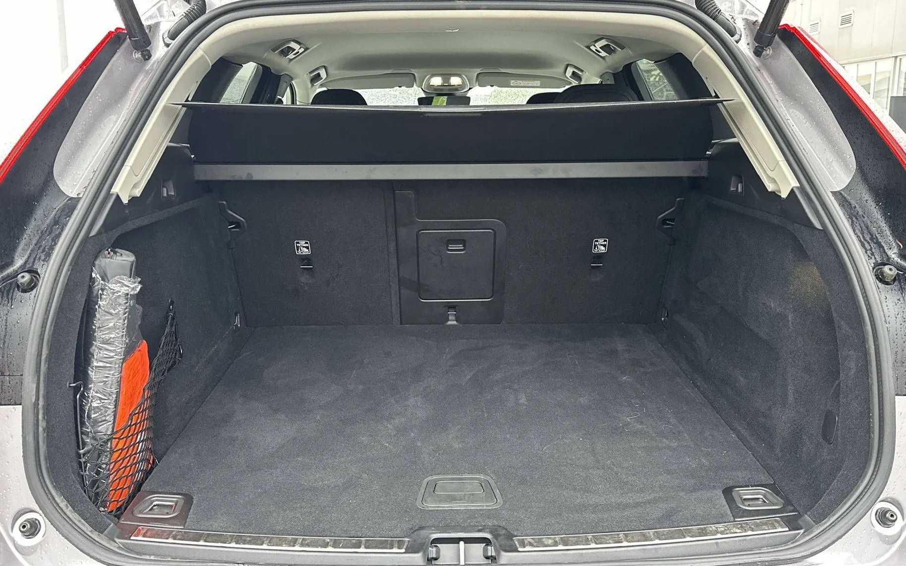 Notranja slika - Volvo XC60 - B5 P AWD Plus Dark Avt. - 12