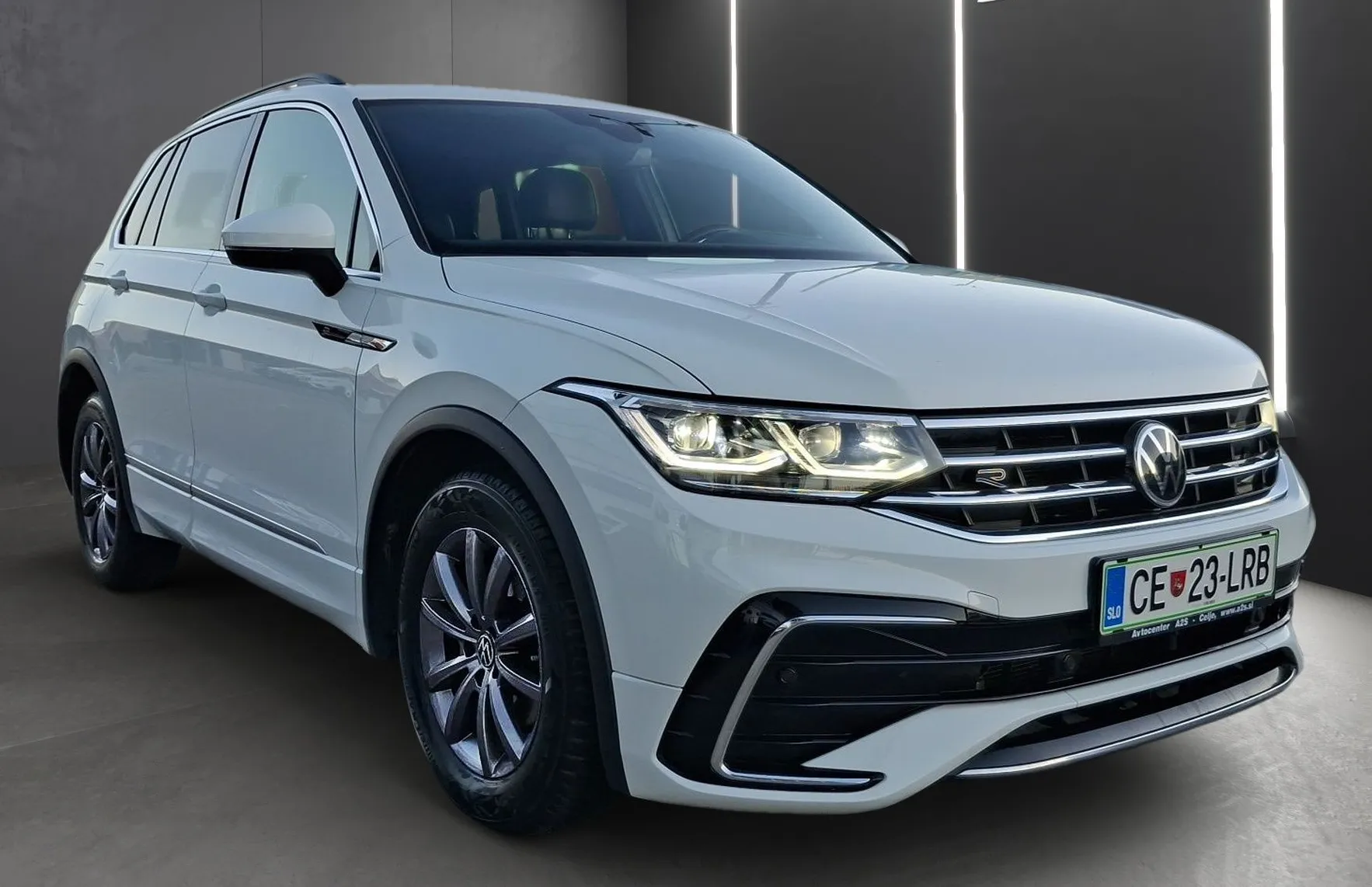 Zunanja slika - VW Tiguan - 2.0 TDI SCR BMT R-Line 110kW - 2