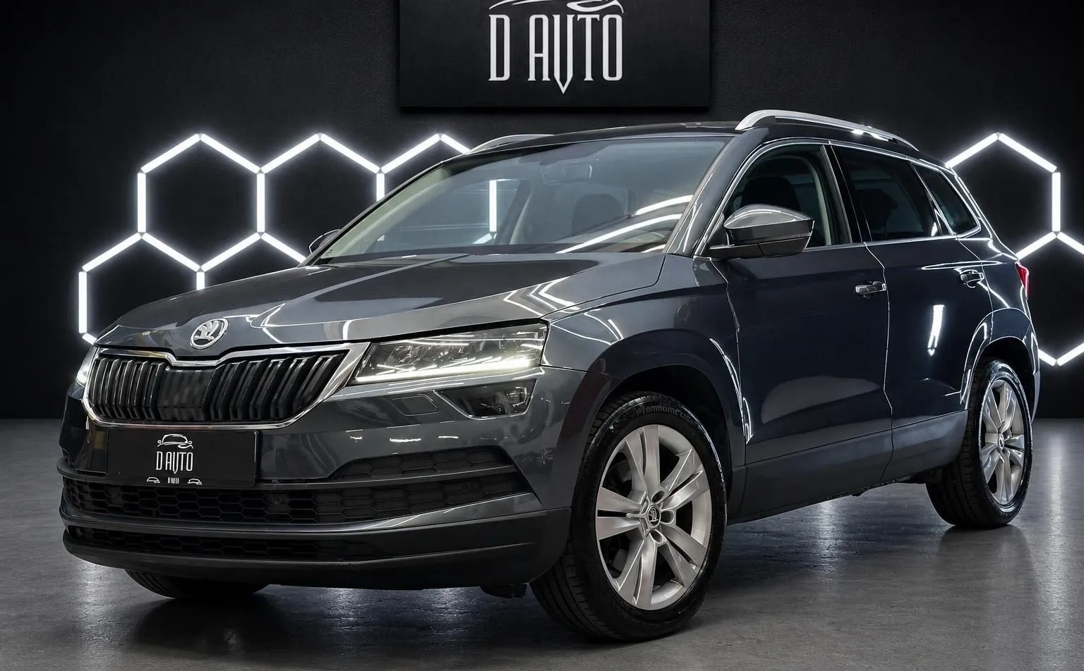 Zunanja slika - Škoda Karoq - 4x4 2.0 TDI KAMERA+NAVI+ACC+KEYLESS+LED+AMBIENT... - 1