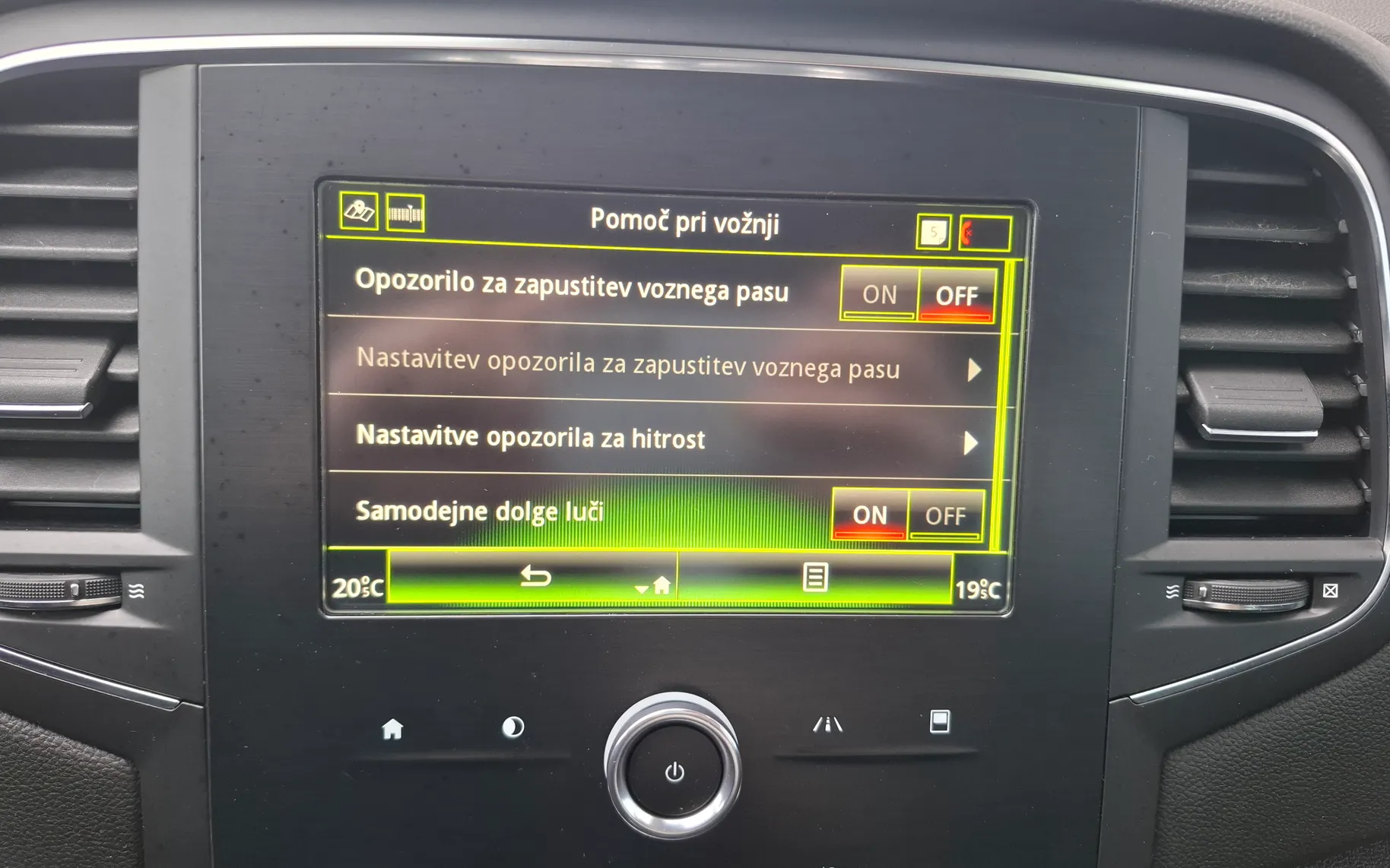 Zunanja slika - Renault Megane Limousine - 1.3 16V - LEPO OHRANJEN - ZNANA SERVISNA ZGOD. - 24