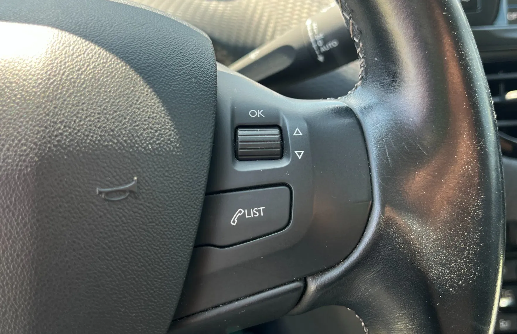 Zunanja slika - Peugeot 2008 - 1.2 PureTech 130Allure XEN.NAVI.PDC SAMO 69.000KM - 14