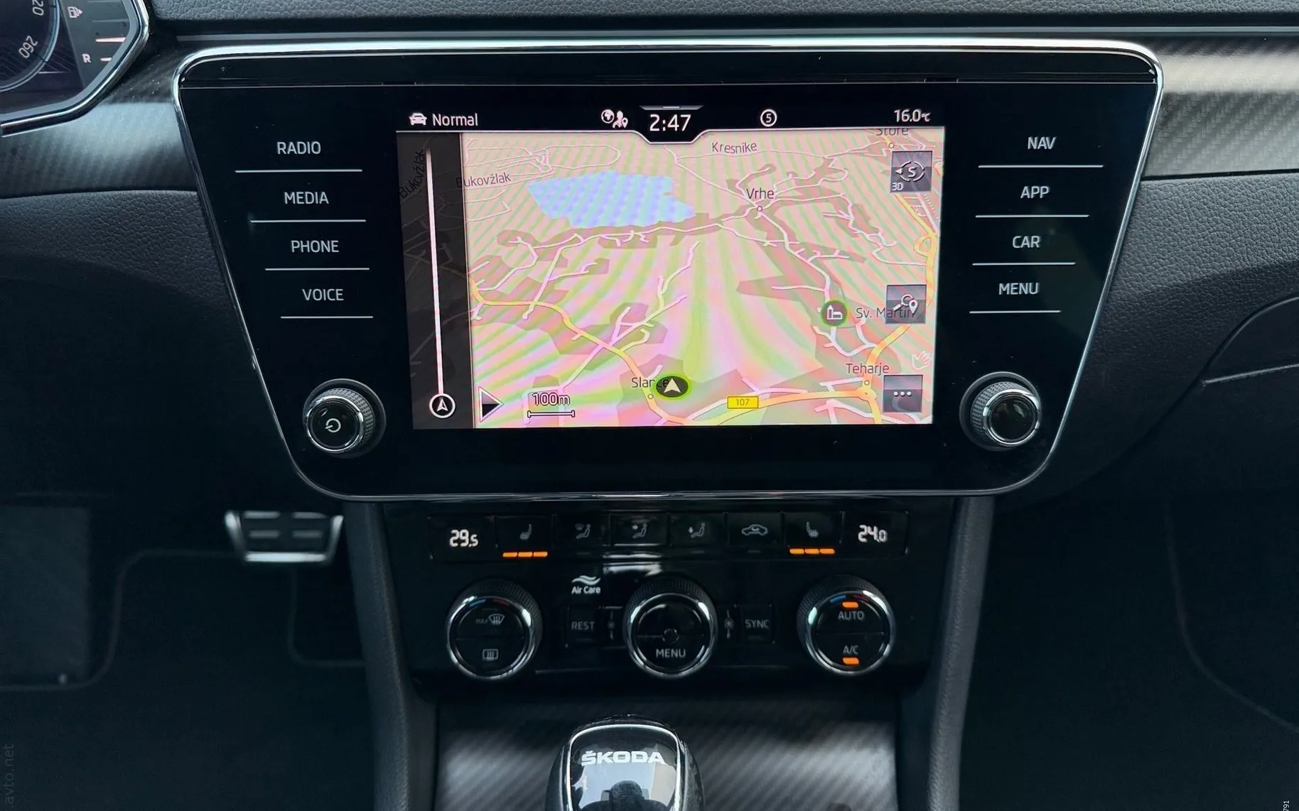 Notranja slika - Škoda Superb - 2.0 TDI Sportline Combi DSG 147kW-Matrix-Kamera... - 9