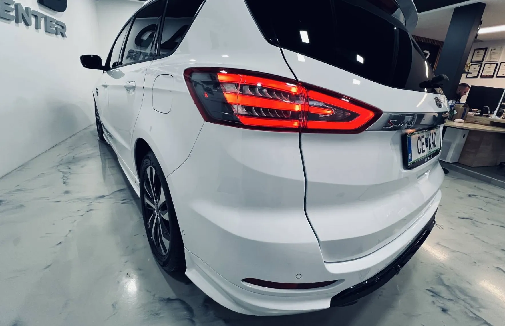 Zunanja slika - Ford S-MAX - 2.0 11OkW FWD ST-Line-KAMERA-GRETJE SED VOL... - 6
